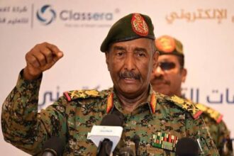 البرهان يعلن ترتيبات لحوار سياسي شامل داخل السودان